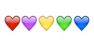 Cual es el significado y sentido del emoji guia completa mostrando cinco corazones brillantes en rojo, morado, amarillo, verde y azul en una fila horizontal
