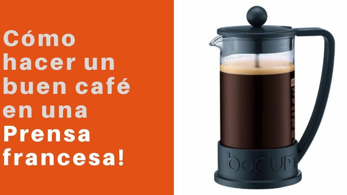 Prensa francesa Bodum con café oscuro y espuma en la superficie, descubre como preparar el mejor cafe con la prensa francesa bodum 1.