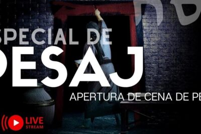 Cartel promocional de Especial de Pesaj con persona abriendo una puerta junto a un jarro y el icono de transmisión en vivo, invita a descubre el significado profundo detras de yahweh una palabra cargada de significado.