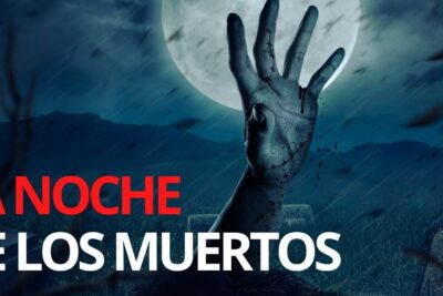 Mano zombificada que surge de una tumba bajo la luna llena en un cementerio lluvioso, descubre el verdadero significado de halloween tradiciones origenes y celebraciones