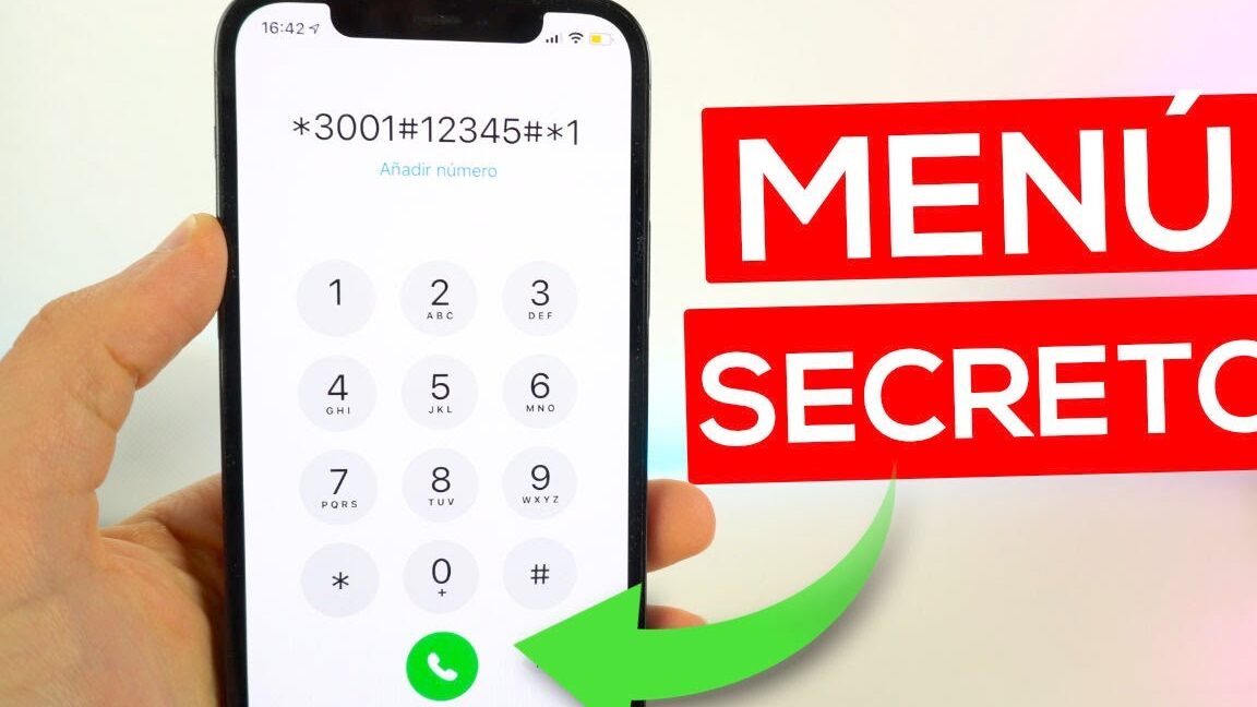 Mano sosteniendo un smartphone con teclado de marcación y cartel rojo 'MENÚ SECRETO' que sugiere descubre el verdadero significado de la palabra password