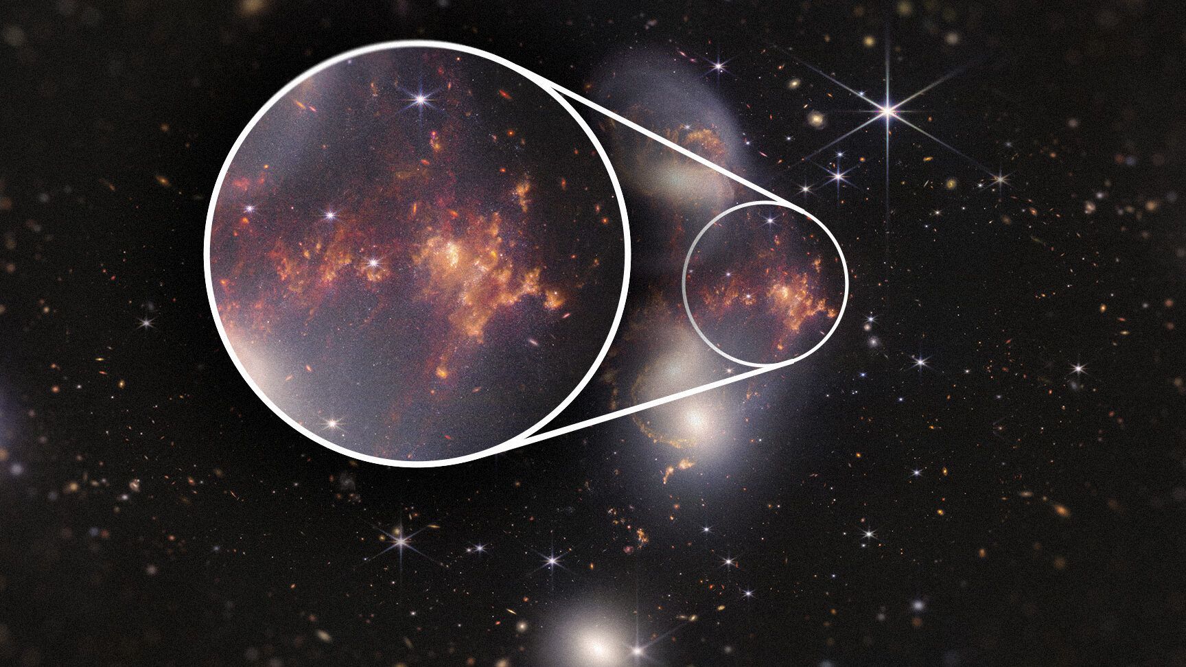 Campo estelar con dos círculos de ampliación sobre una nebulosa naranja que invita a descubrir la impactante verdad de entrar en un agujero negro sorprendente.