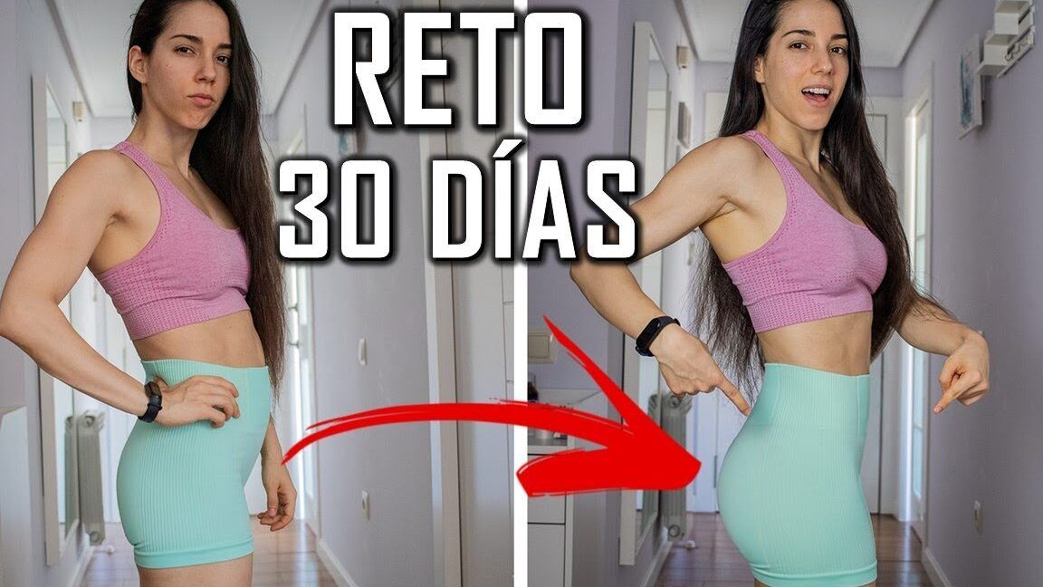 Mujer en ropa deportiva mostrando antes y después de un reto físico, descubre los increibles resultados de hacer 100 sentadillas diarias por la noche