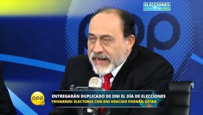 Presentador de noticiero hablando sobre duplicado de DNI para dni votar