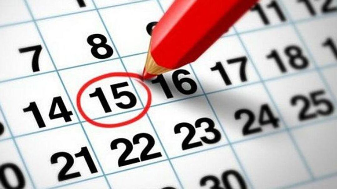 Calendario con el número 15 rodeado en rojo y lápiz marcando la fecha que indica que el sabado es considerado un dia habil 1.
