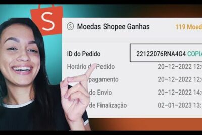 Mujer sonriendo y señalando una pantalla con la interfaz de Shopee para encontrar pedido.