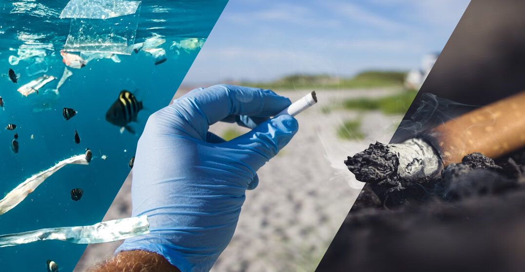 Mano con guante recogiendo una colilla en la playa junto a colillas y basura en el mar que ilustran fumar sin boquilla que consecuencias tiene para tu salud
