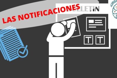 Figura colocando un aviso en un tablero junto a iconos de documentos y el texto LAS NOTIFICACIONES, representando cómo el juzgado localiza notificaciones