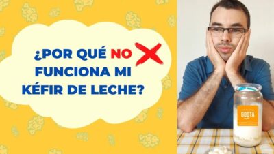 Hombre pensativo junto a frasco con kéfir de leche y texto preguntando por qué no funciona el kefir acido