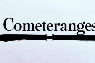 Diseño tipográfico en fondo claro con palabra en letra serif y una barra horizontal negra, la contrasena ha caducado escriba la contrasena actualizada e intentelo de nuevo