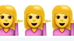 Tres emojis de mujer rubia con la mano levantada que ilustran la interpretacion del emoji significado y significado.