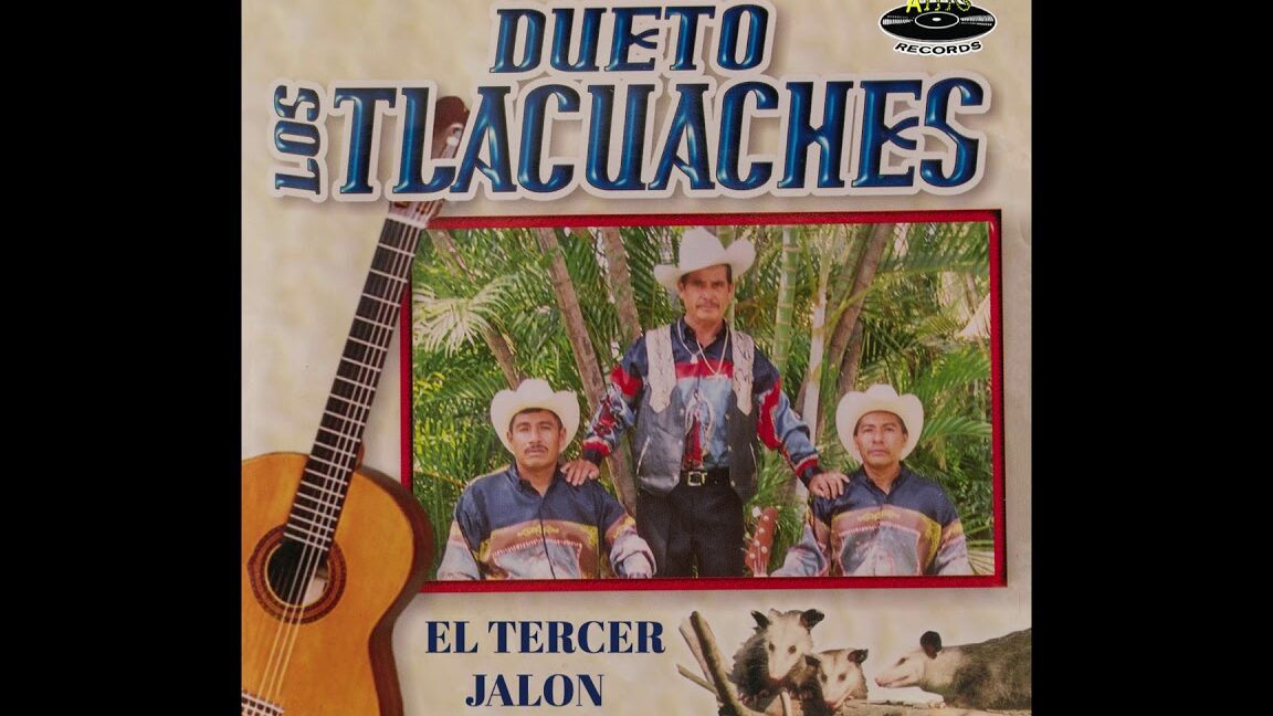 Portada que muestra a los tlacuaches: tres músicos con sombreros, guitarra y dibujo de tlacuaches