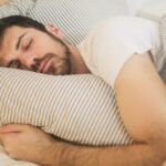 ¿Qué consecuencias tiene dormir solo 4 horas al día?