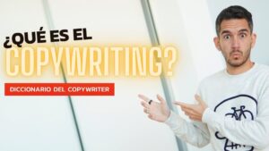 Miniatura con texto grande y persona señalando que es el copywriting en marketing