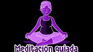 Ilustración morada de una persona sentada en postura de loto con ojos cerrados que es la meditacion guiada