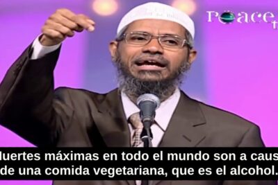 Hombre con gorro blanco y barba hablando frente a un micrófono y subtítulos sobre alcohol que no comen los musulmanes guia completa sobre la alimentacion musulmana
