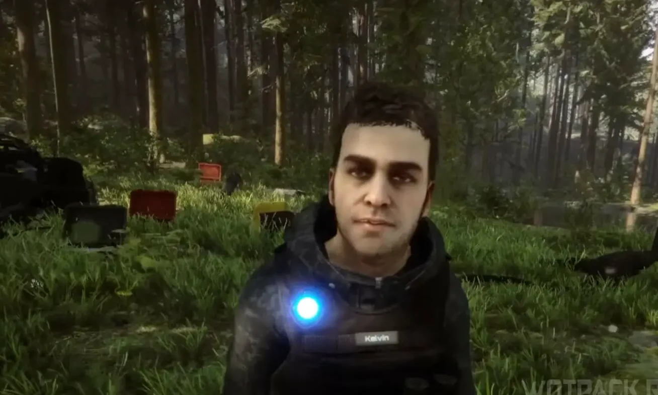 Que pasa si kelvin muere en sons of the forest descubre el impactante desenlace personaje Kelvin en primer plano con luz azul en un bosque