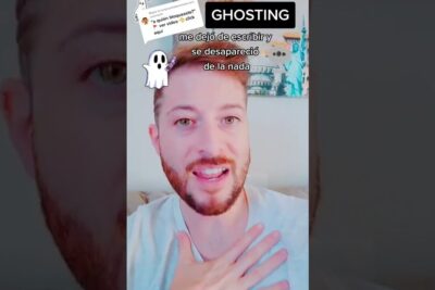 Hombre hablando en video vertical con texto y emoticono de fantasma sobre que significa realmente ghosting y como puede afectarte.