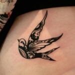 Significado del tatuaje de golondrina: descubre su simbolismo