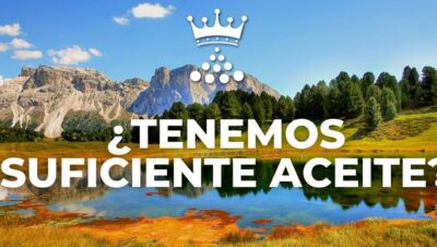 Panorámica de lago y montañas con texto que pregunta si hay suficiente aceite