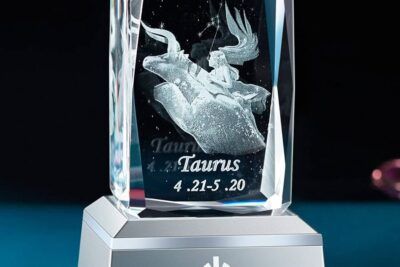Escultura de cristal 3D con toro, constelación y base iluminada, tauro en el zodiaco significado y caracteristicas destacadas 1