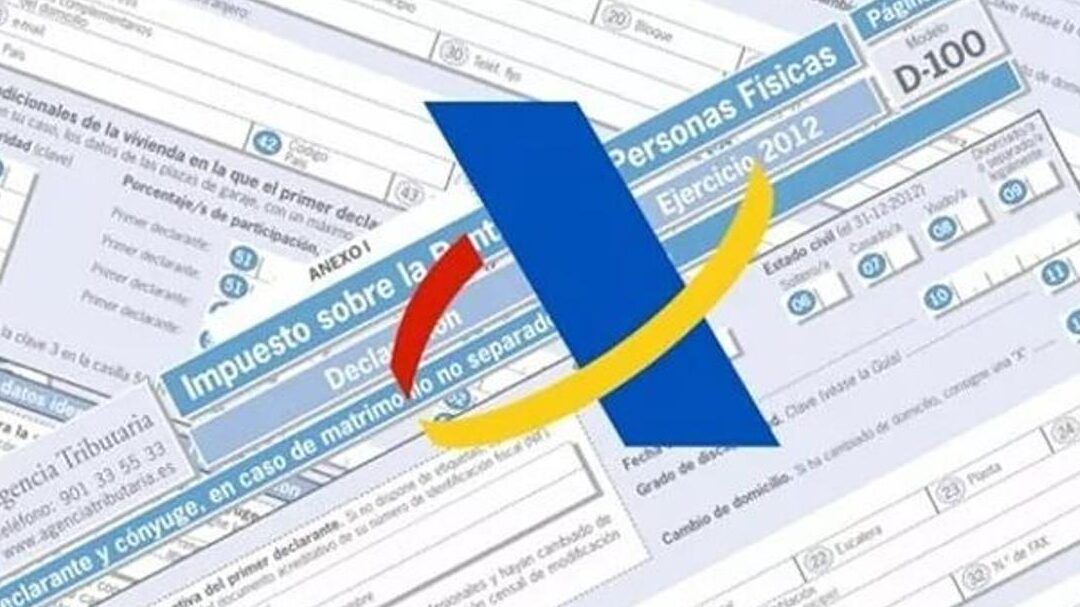 Formularios de impuesto sobre la renta y el logo de la Agencia Tributaria en un collage, te equivocaste en la declaracion de la renta universal descubre las consecuencias aqui