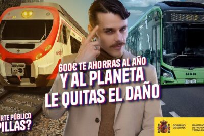 Hombre promocionando ahorro anual y beneficios del transporte publico frente a un tren y un autobús.