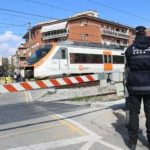 Un paso a nivel accesible para todos: eliminando barreras en vías ferroviarias